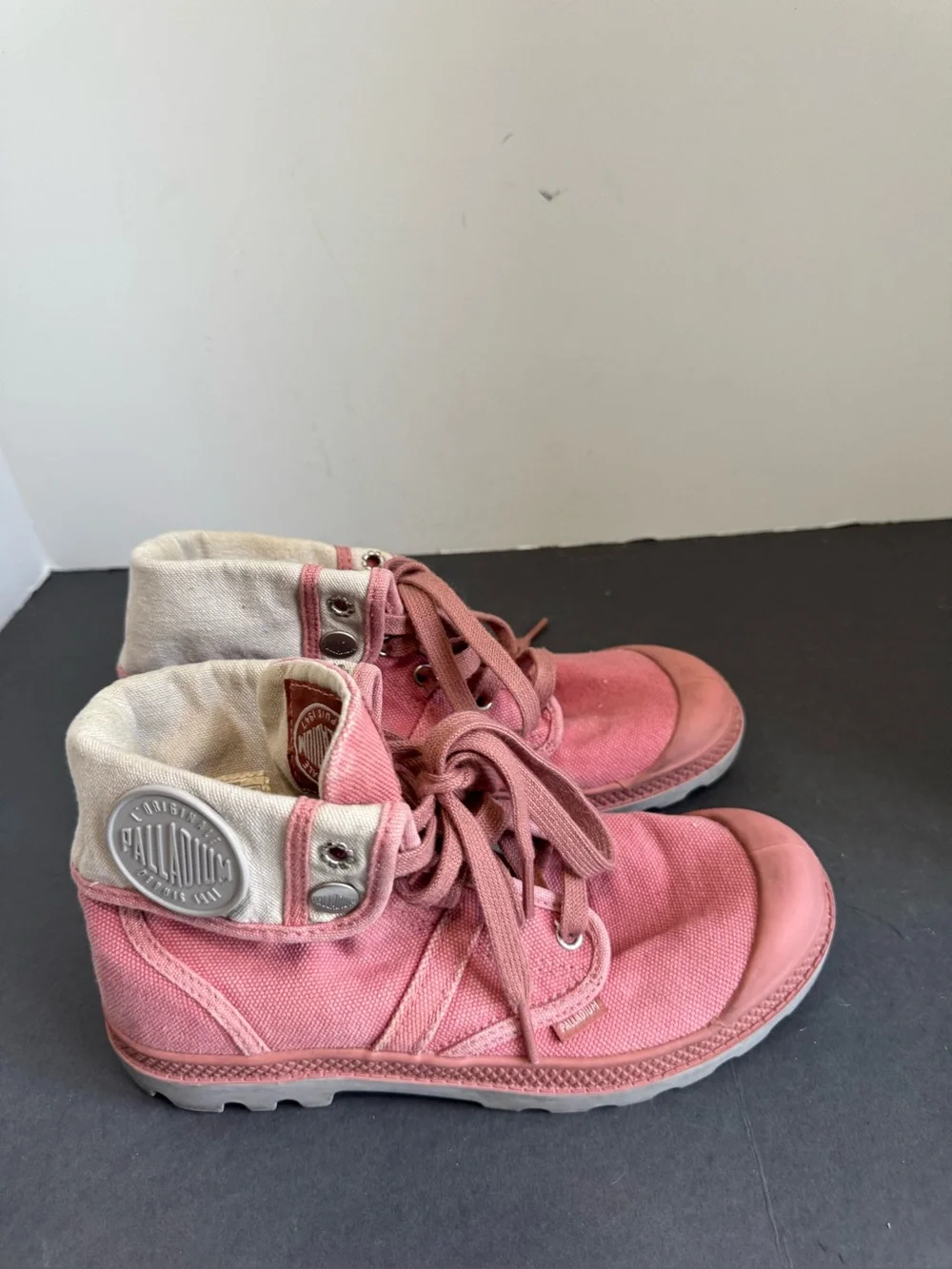 NWOT Palladium Distressed Baggy boots